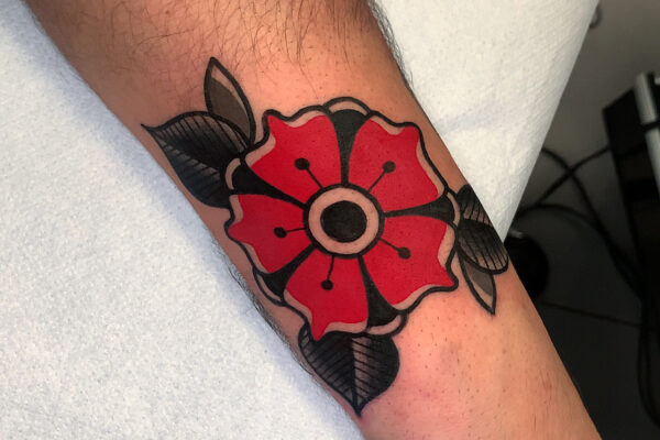 Pietro-Buccinnà-Solid-traditional-tattoo-fiore