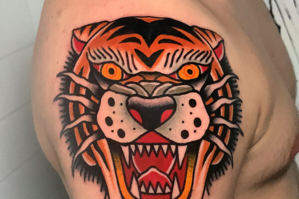 Pietro-Buccinnà-Solid-traditional-tattoo-tigre